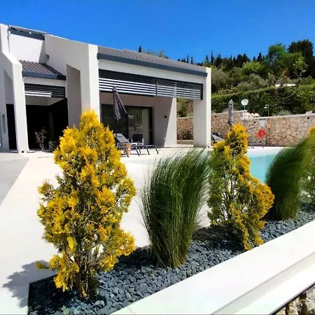 Soha Luxury House Lazaráta