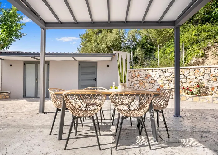 Soha Luxury House Lazaráta